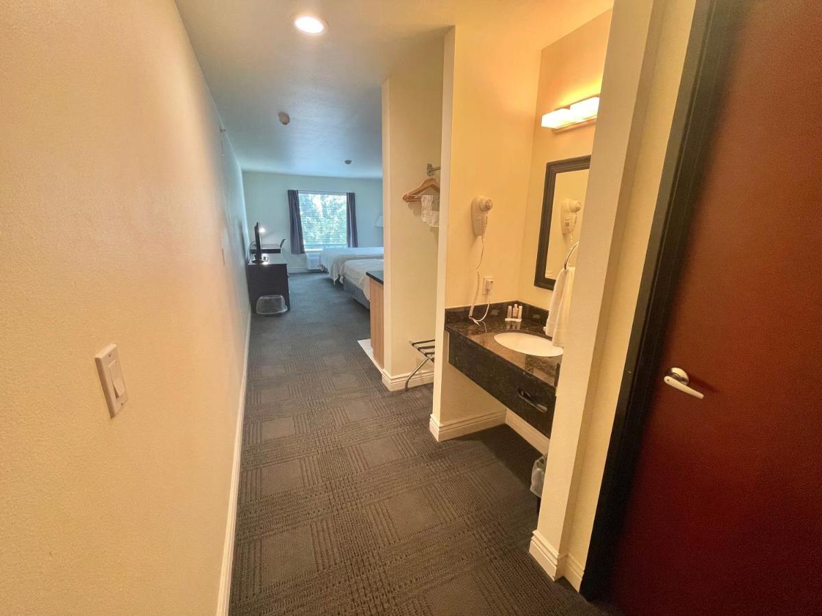 Fairbridge Inn & Suites Cuero ภายนอก รูปภาพ